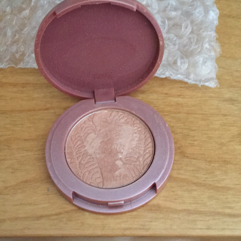 Tarte blush